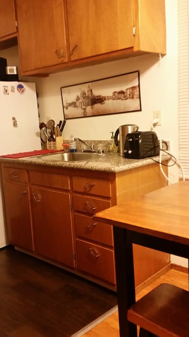 Well appointed kitchen. Eat in comfortably or dine out in one of the local eateries.