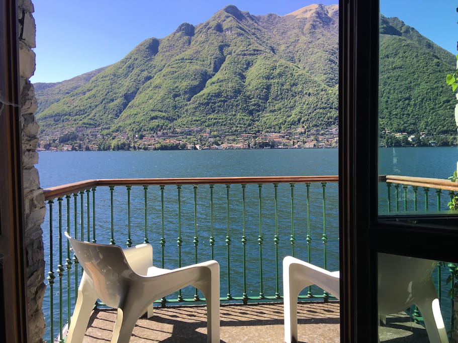 The breathtaking view on the Como lake from your balcony