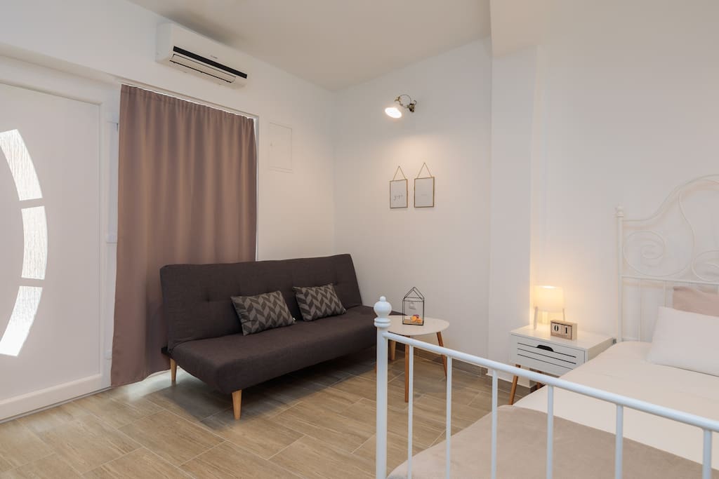 "The apartment was very well located, just at the entrance of the old city." Rejan from FR