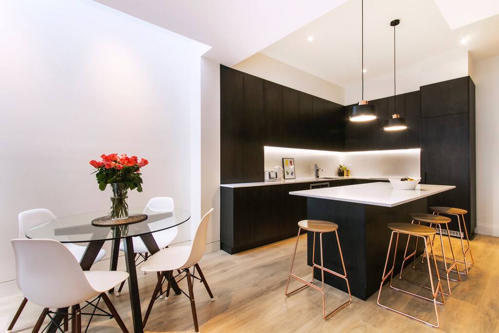 Dining, kitchen and breakfast bench