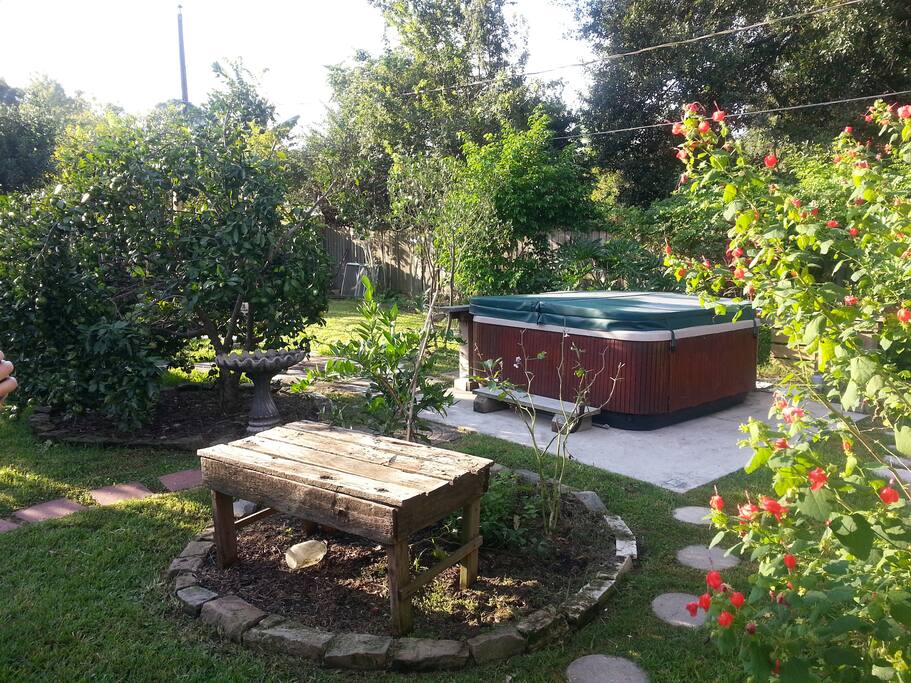 Hot tub (Gratatub!) area dedicated to being greatful. It is always hot and always clean!