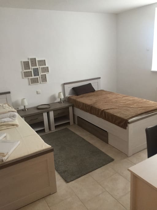 Doppelzimmer mit 2 getrennt stehenden Betten