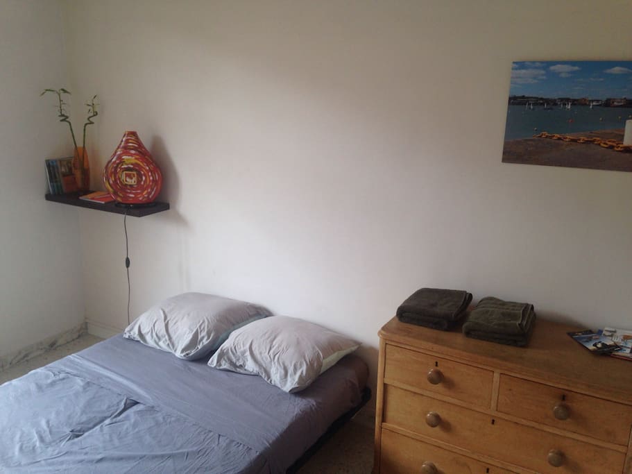 Bedroom / Chambre