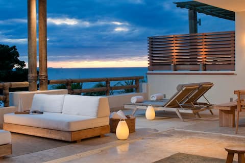 Luxe Beachfront at Veneros fully staffed with Chef