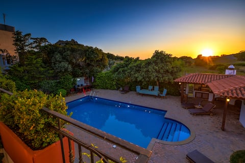 Lagoparadiso | Family Home with Pool near Athens