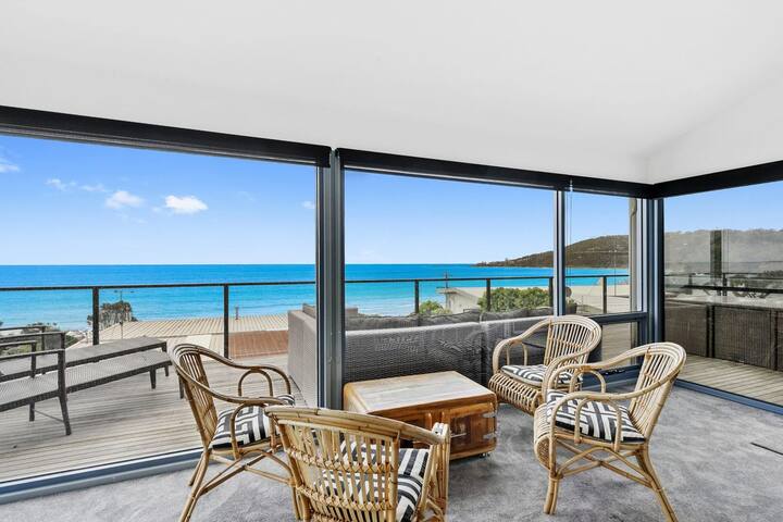 Beaches – Free WiFi with blue water views