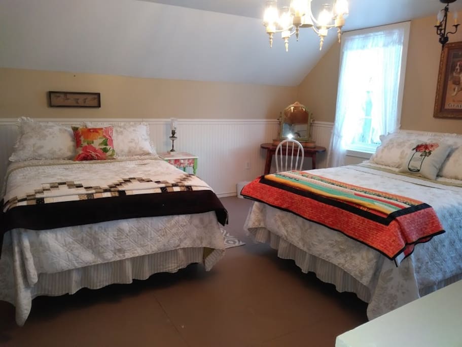 Bedroom 2 of 2 - Full beds - 2nd floor