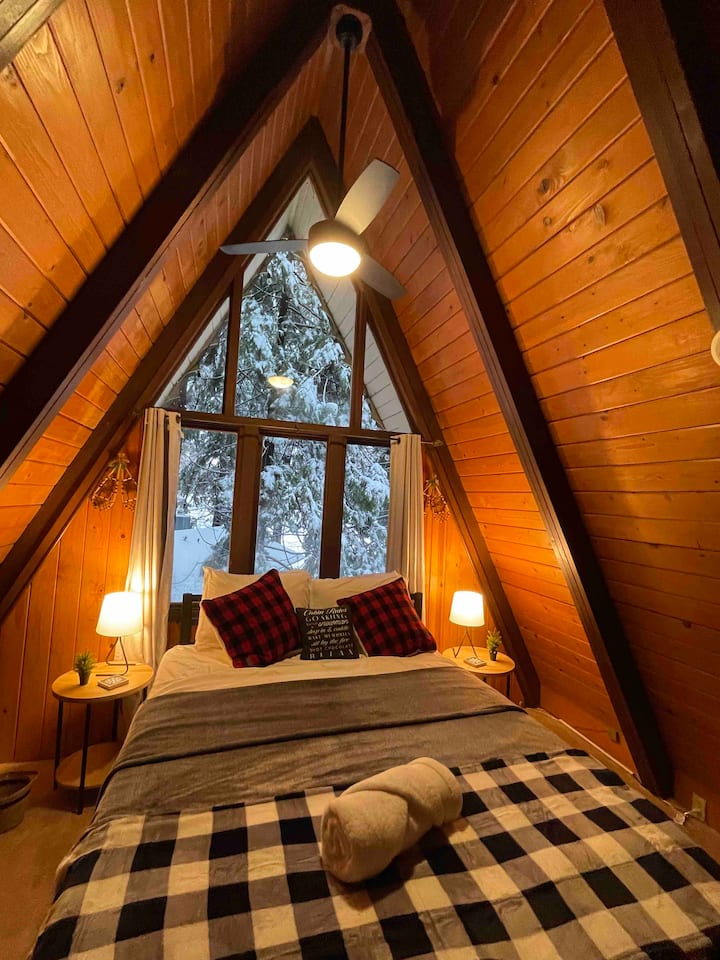 Cozy and comfortable queen size bed.