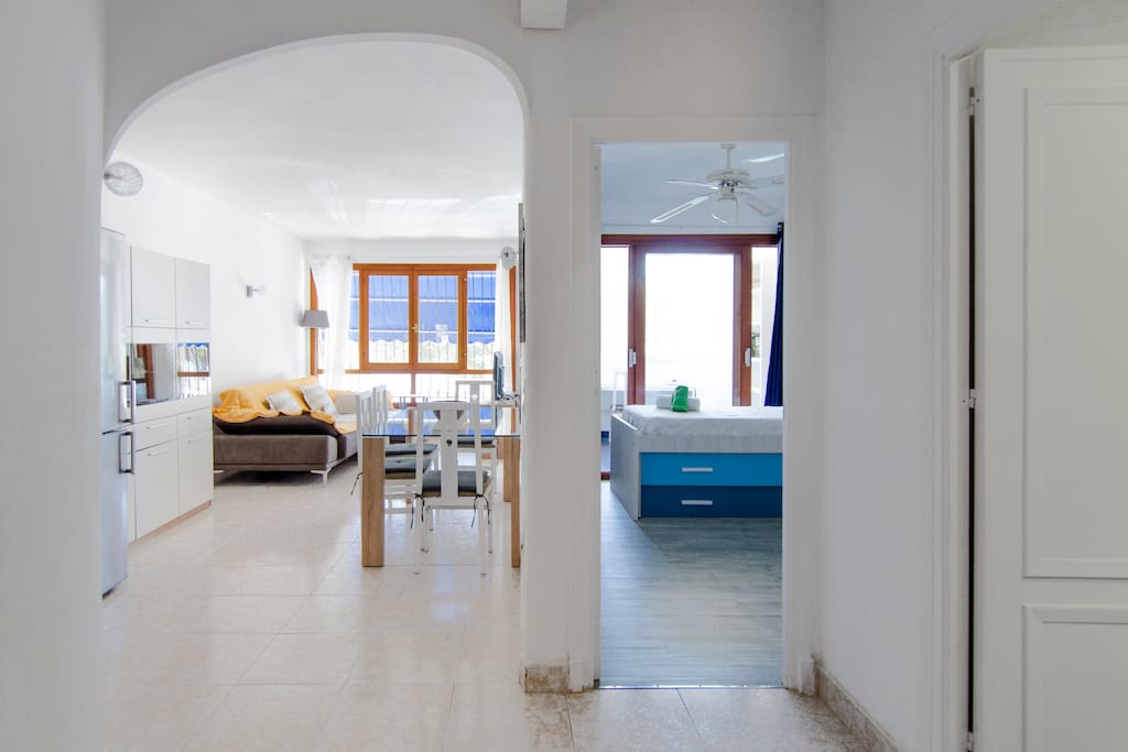 entrance: a view on the lounge