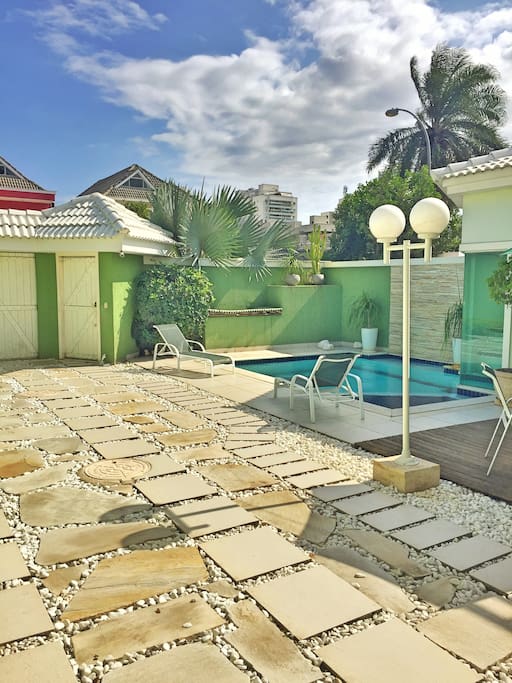 PISCINA E SAUNA/
POOL AND SAUNA