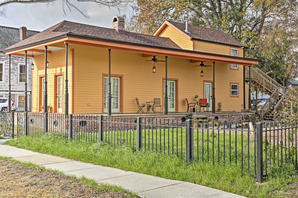 Located just minutes from the French Quarter and top-notch fishing, this 1,400-square-foot home is perfect for anglers and adventurers alike.