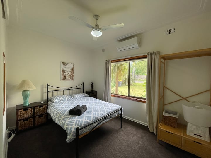 غرفة النوم رقم2 في الطابق السفلي - سرير مزدوج 