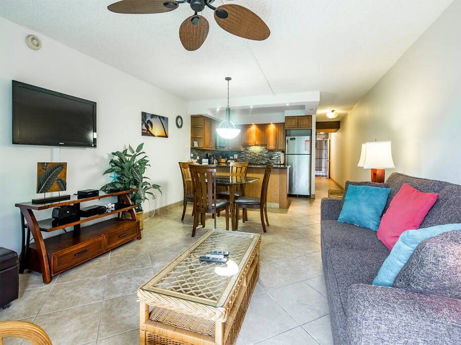 kamaole-1st-9106-living-room-03.jpg