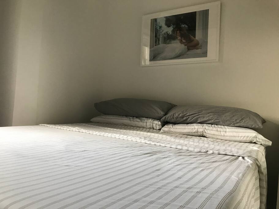 California King bed to keep you warm, AC to keep you cool