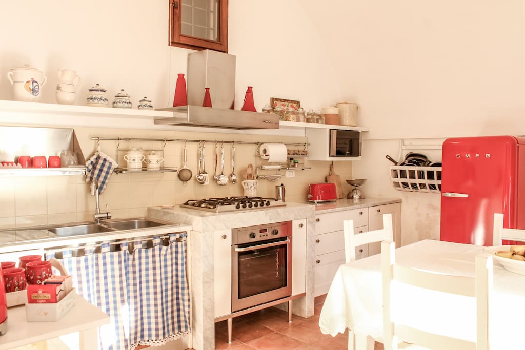 Cucina completa di tutti i confort