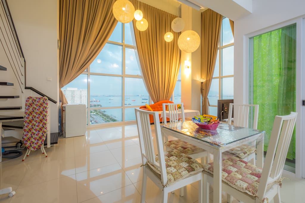 Dining area with 4 seater dining table, ceiling table