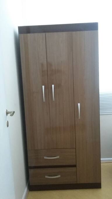 Guarda roupa novo