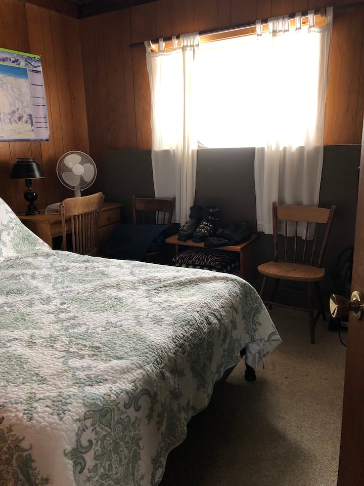 Chumba cha kulala cha ghorofa ya chini 