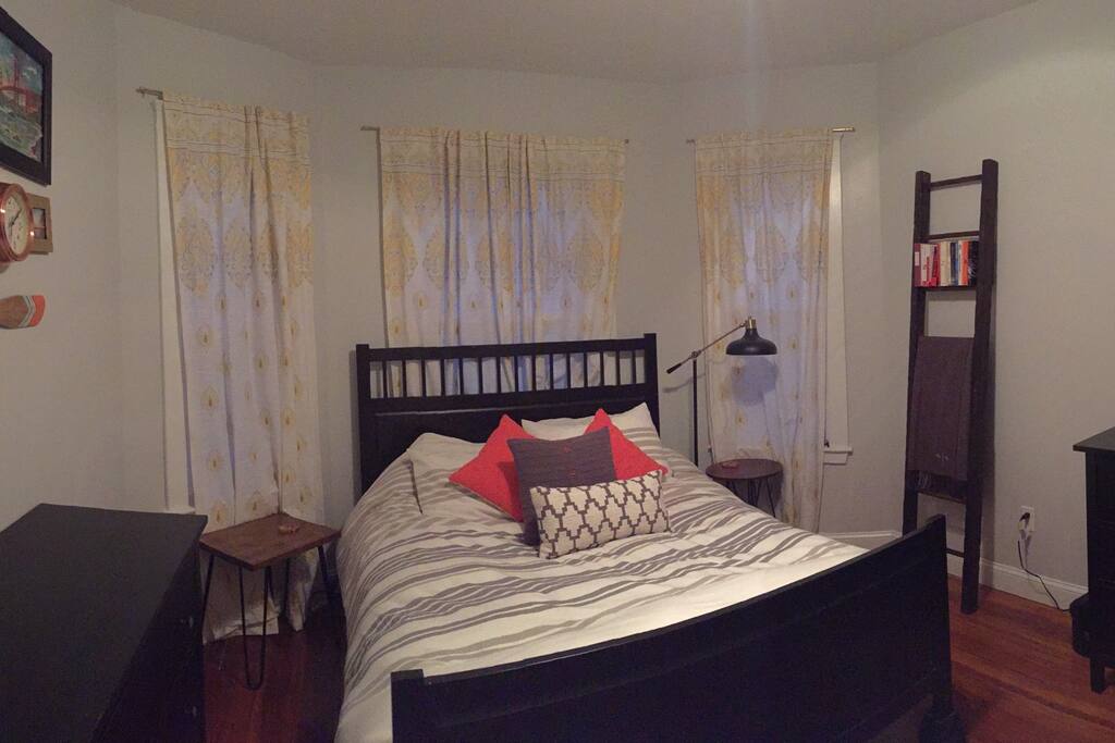 Bedroom #1 (Queen)