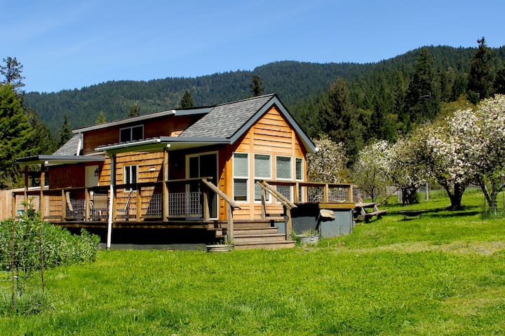 Airbnb Willow Creek Vacation Rentals Places To Stay