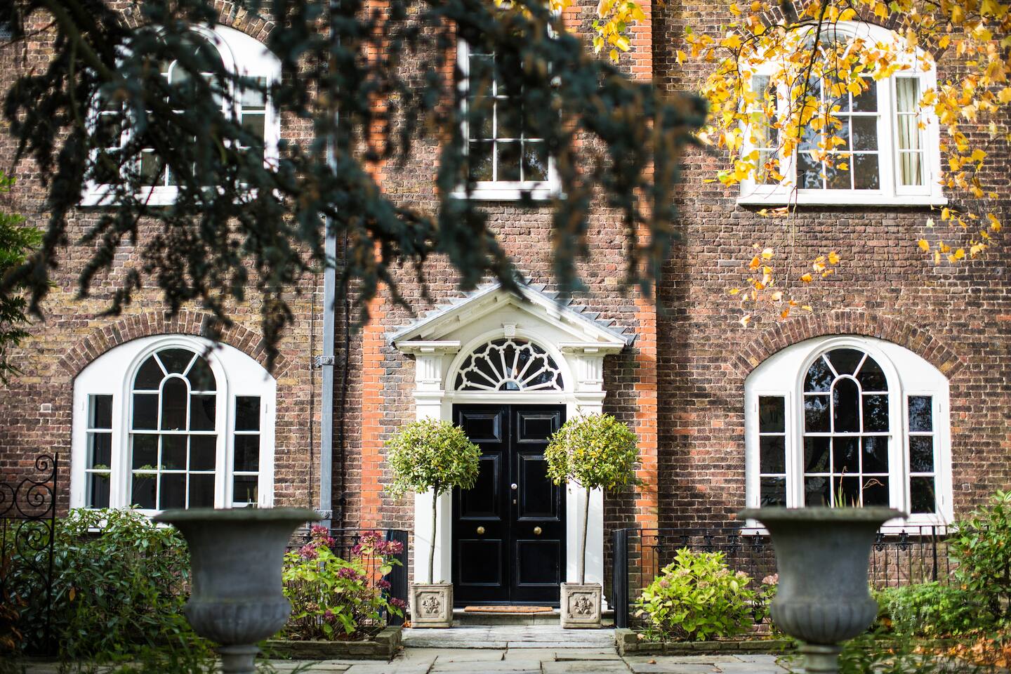 5 Beds Georgian House Next To Hampton Court Palace Houses For Rent 5 Beds Georgian House Next To Hampton Court Palace Houses For Rent In East Molesey England United Kingdom