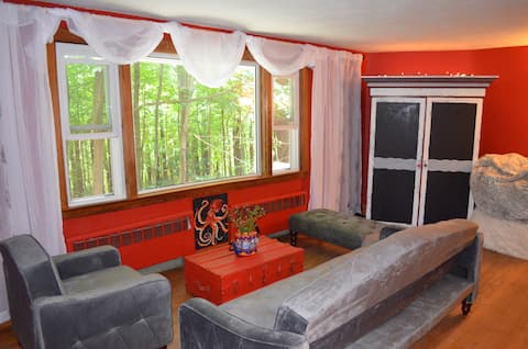 Goreytastic Private ApARTment @ the EMC
