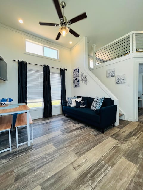 Popular Airbnb listing: Bosque Azul. A one bedroom tiny home with a loft. in Canyon Creek
