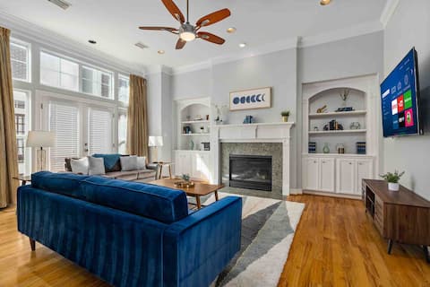 Popular Airbnb listing: Bright & Beautiful 3 bd Deluxe Oasis in Midtown