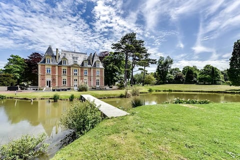 British Normandy Memorial · Castle Apt · 4 pers