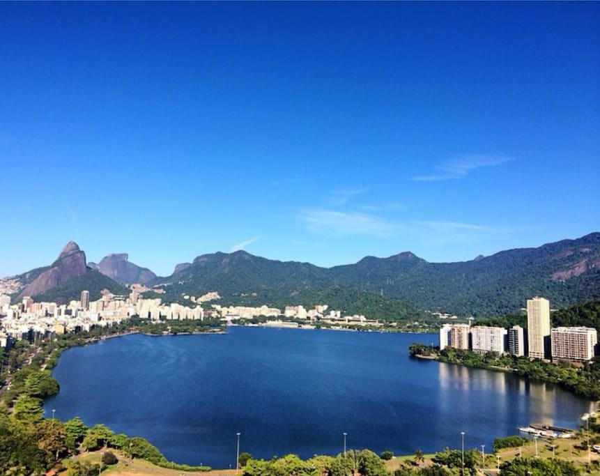 Vista da Sala de Estar: Ipanema, Lagoa e Jardim Botânico.