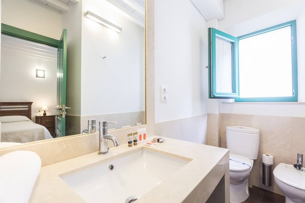 BAÑO/BATHROOM