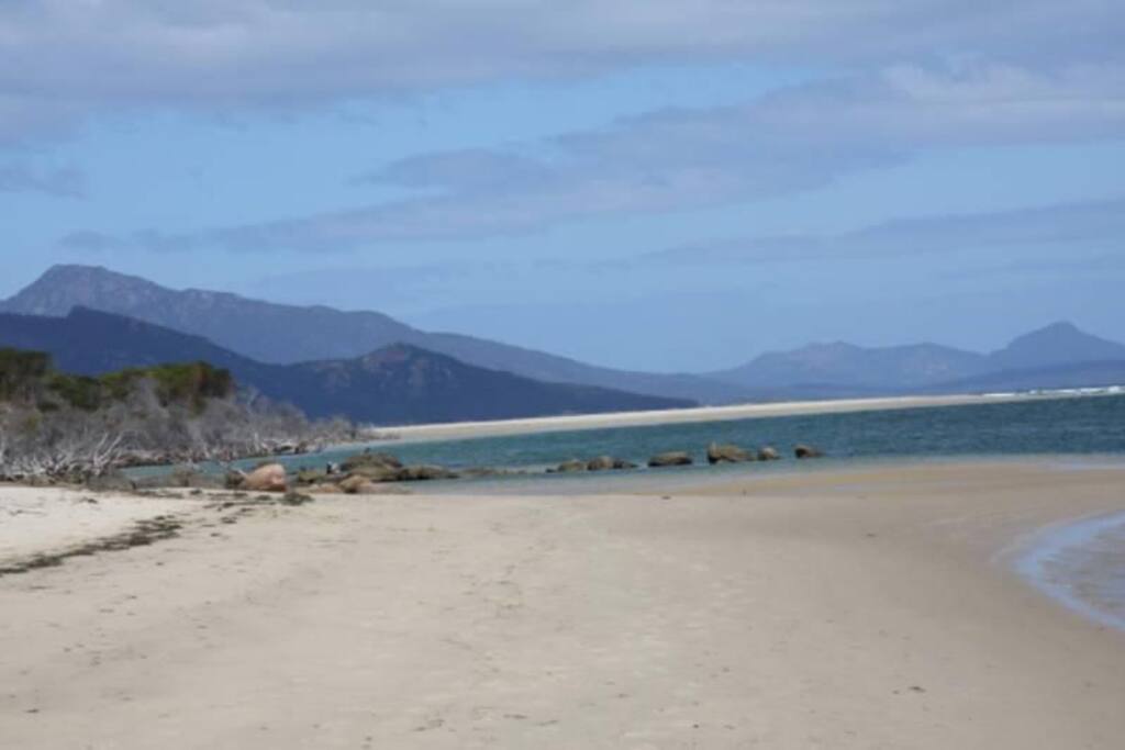 you can walk from the beach house to the river mouth and continue on to the surf beach-very pretty!