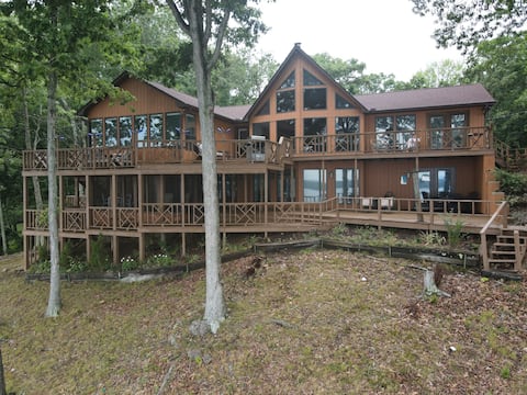 Paris Landing lake front House