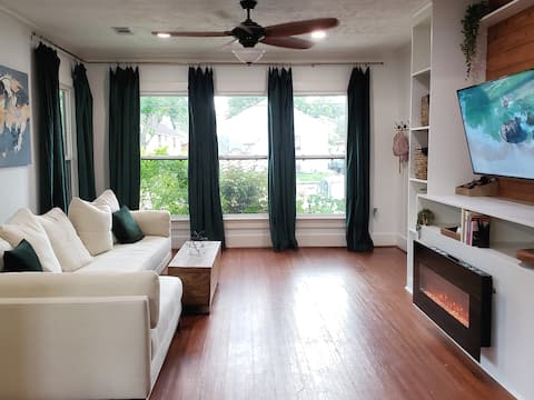 The Mid City Bungalow - 2 Miles from LSU