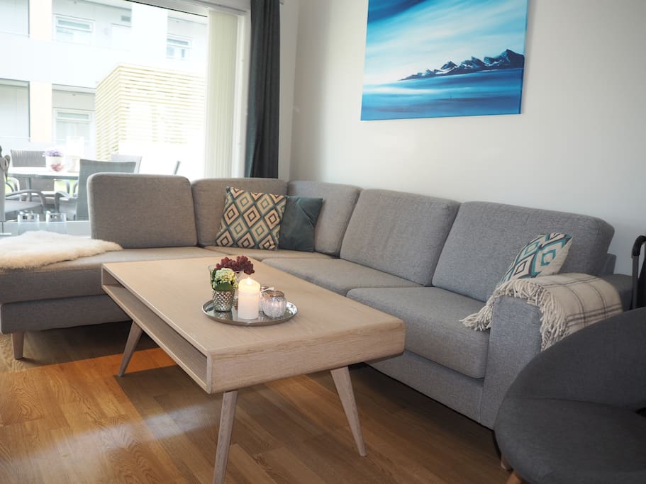 Nice and very comfy couch