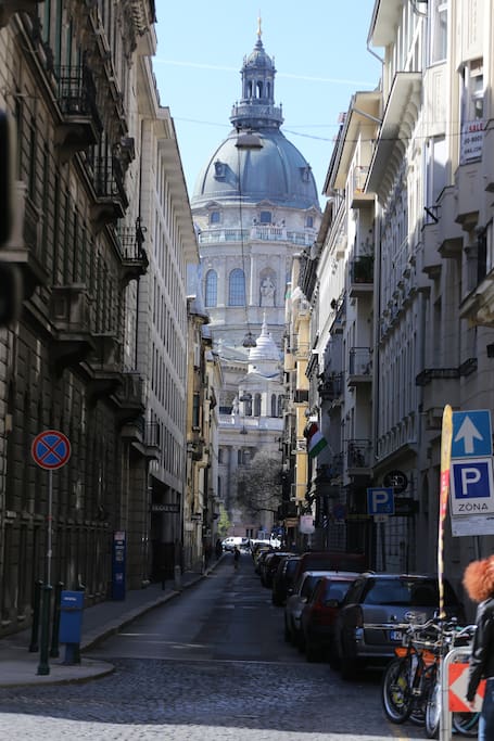 Lázár Street/ Basilica at the background