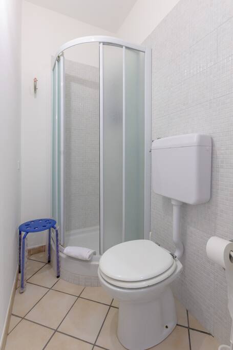 Bagno / Doccia con box rotondo in vetro temperato