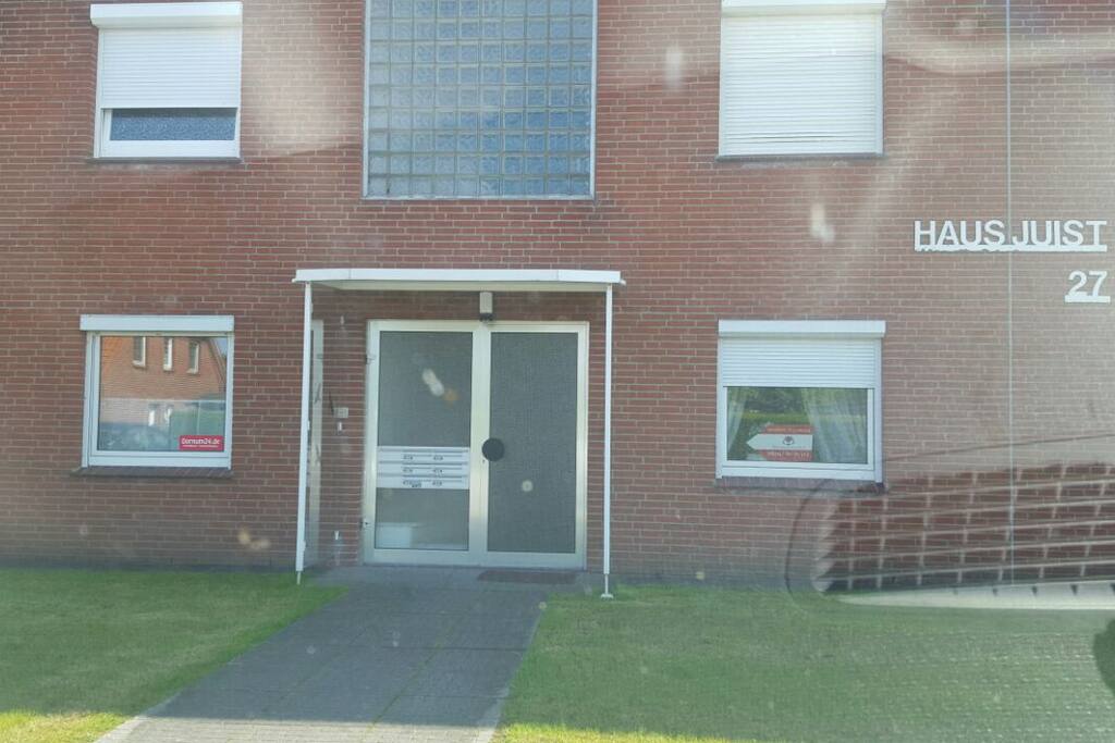 Mittlerer Eingang im dreier Block