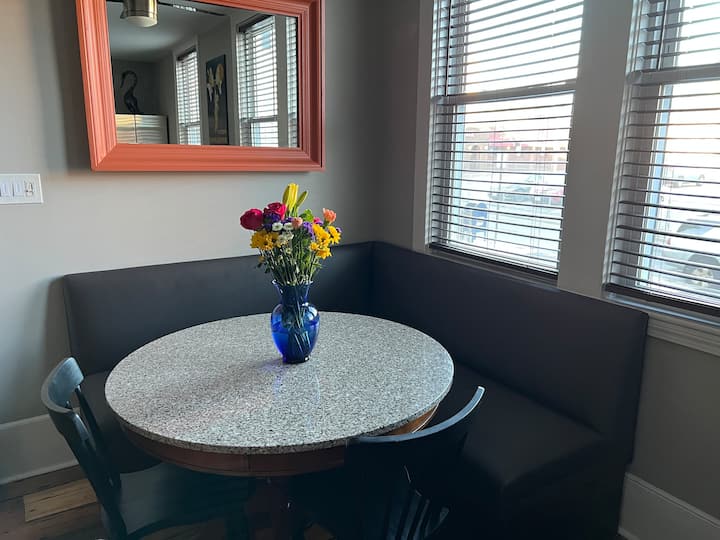 Stylish 3-bedroom 2- bathroom townhouse