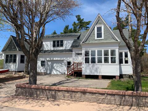 Home Close to Lighthouse & Northern Light Viewing