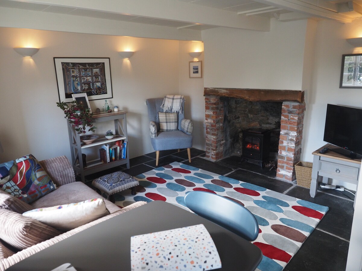 Successful Airbnb property: Connie's Cottage, Charlestown in St. Austell Bay