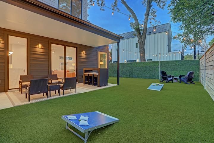 Bachelor(ette) House | East Downtown | Sleeps 24 gallery image 4