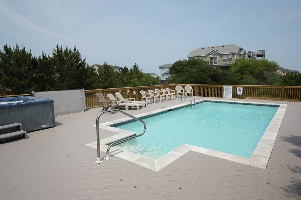 WH501: Follow The Sun | Pool Area