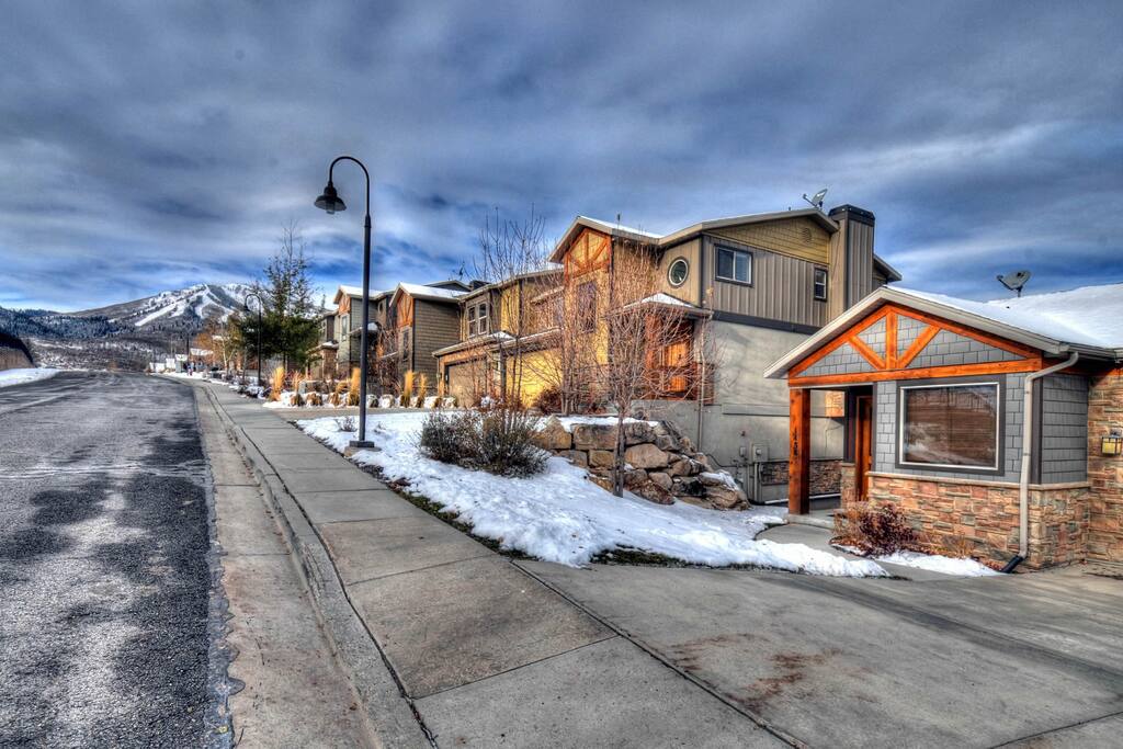 Hailstone - Park City Area, UT
3 minutes to the Deer Valley Gondola!