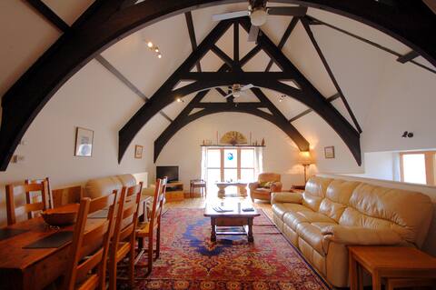 James John Hamilton House and backpacker hostel