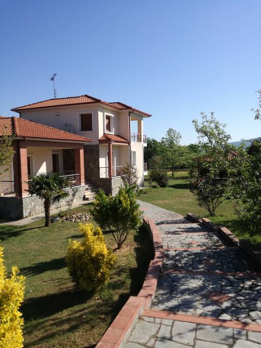 upper entrance to the villa