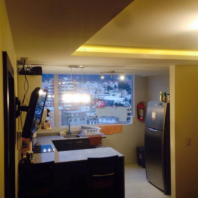 Vista del comedor y la cocina