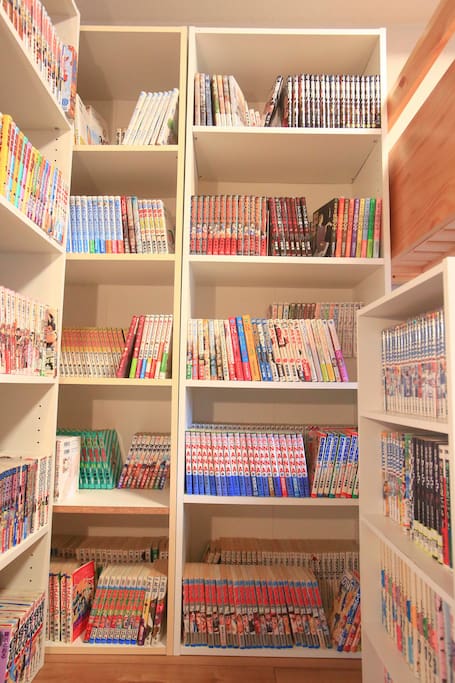 そびえたつマンガ棚!
Shelf of the lofty cartoon!