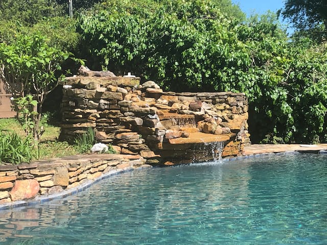 Green Hills Executive Home w/ pool, long term