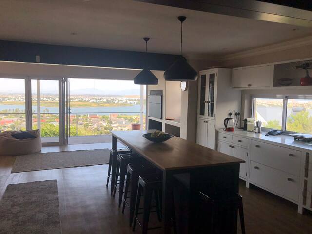 180 Degree Views – Lagoon Mountains Sea gallery image 3